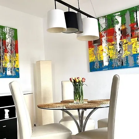 Ferienwohnung In Mit Moebliertem Balkon アパート *
